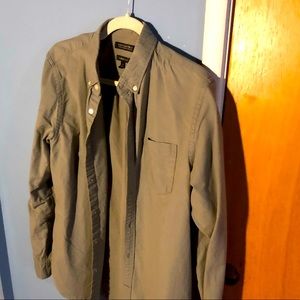 A medium size banana republic shirt